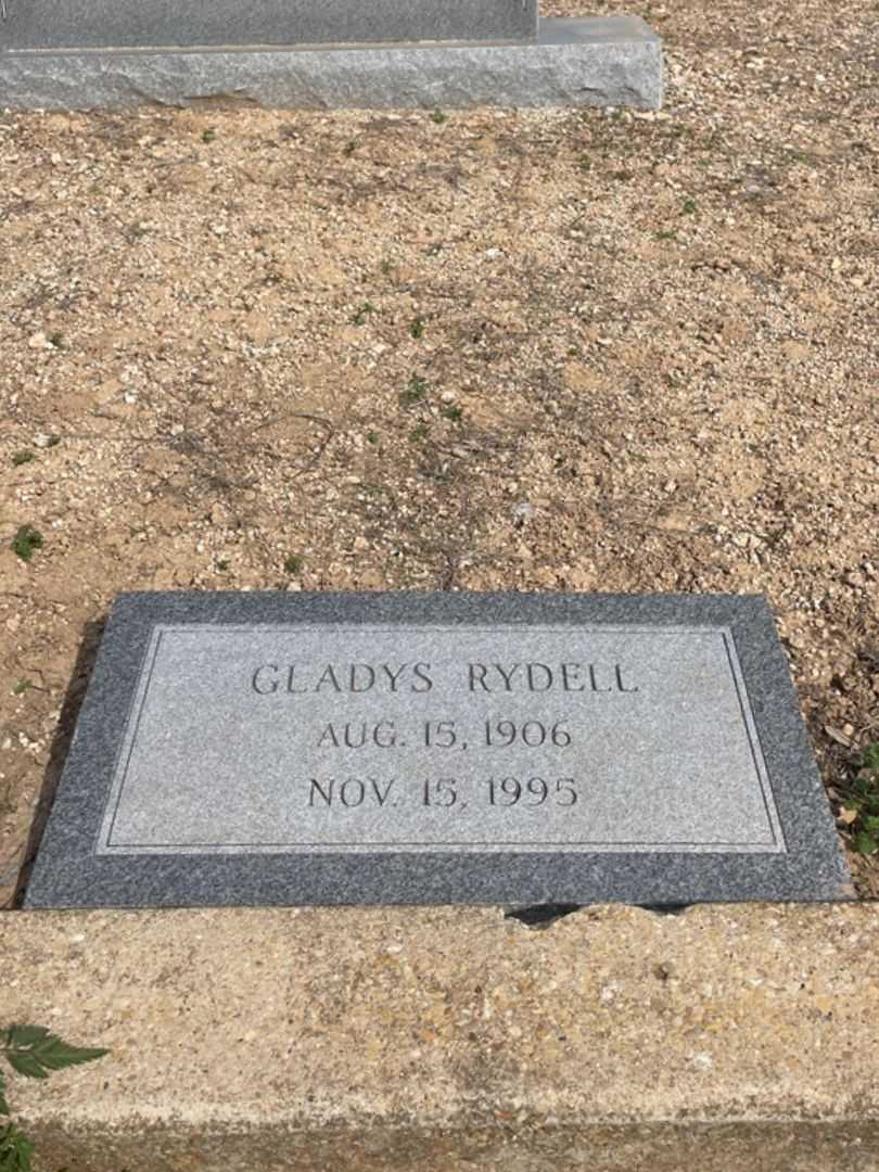 Gladys Rydell's grave. Photo 2