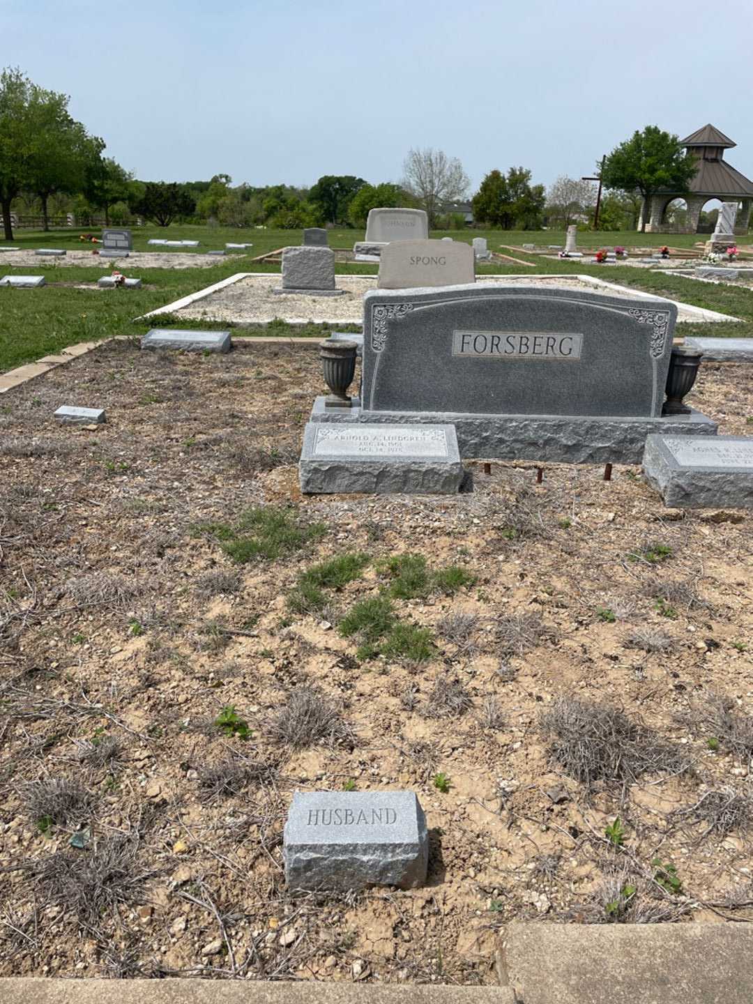 Arnold A. Lindgren's grave. Photo 1