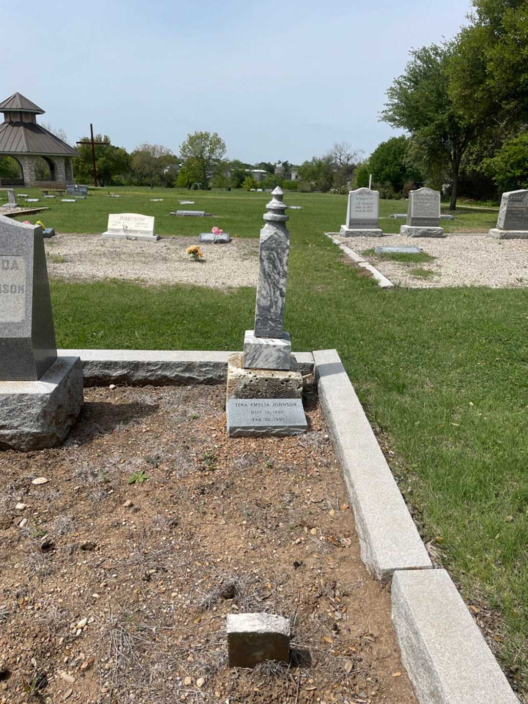 Tina Emelia Johnson's grave. Photo 1