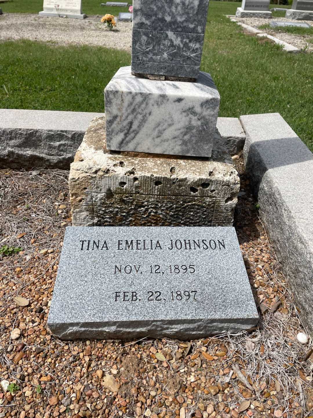 Tina Emelia Johnson's grave. Photo 2