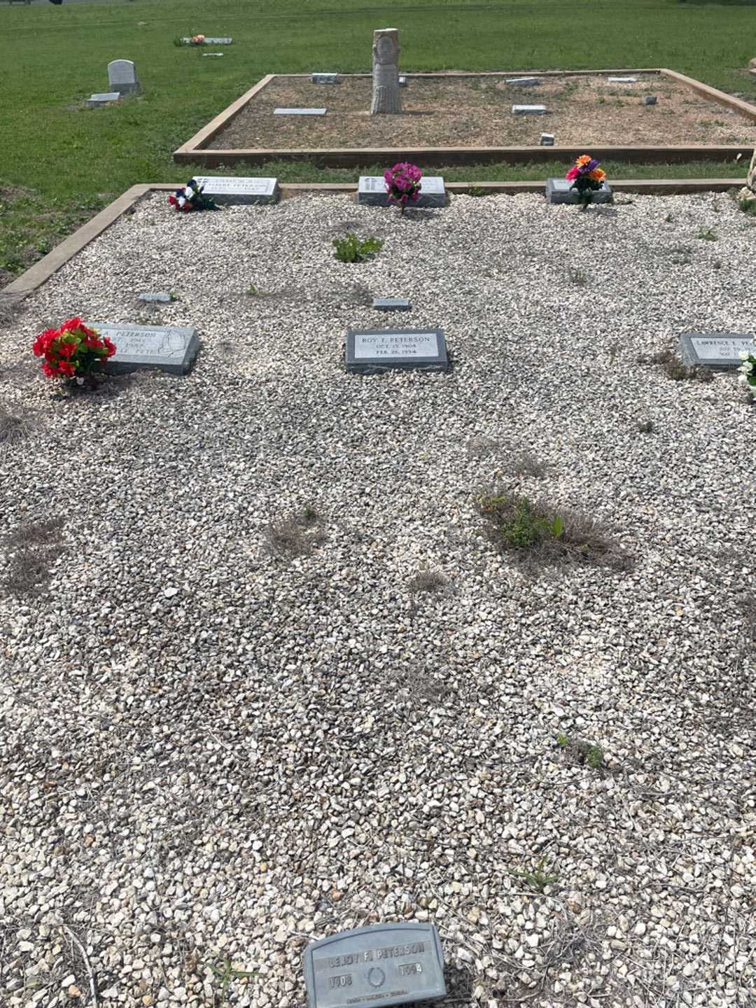 Roy F. Peterson's grave. Photo 2