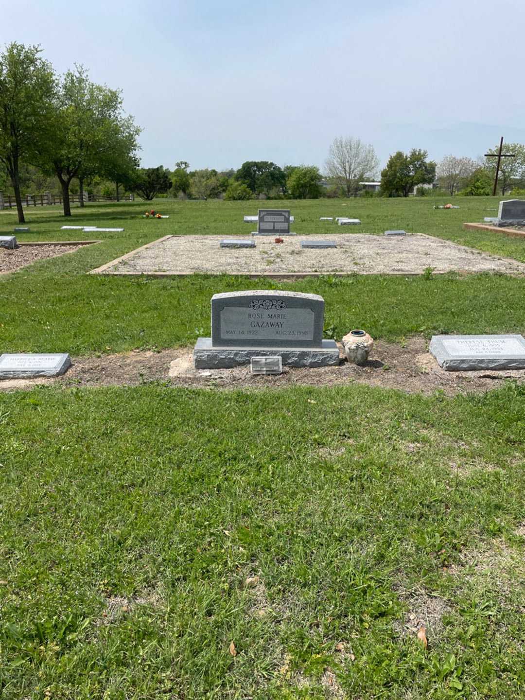 Rose Marie Gazaway's grave. Photo 1