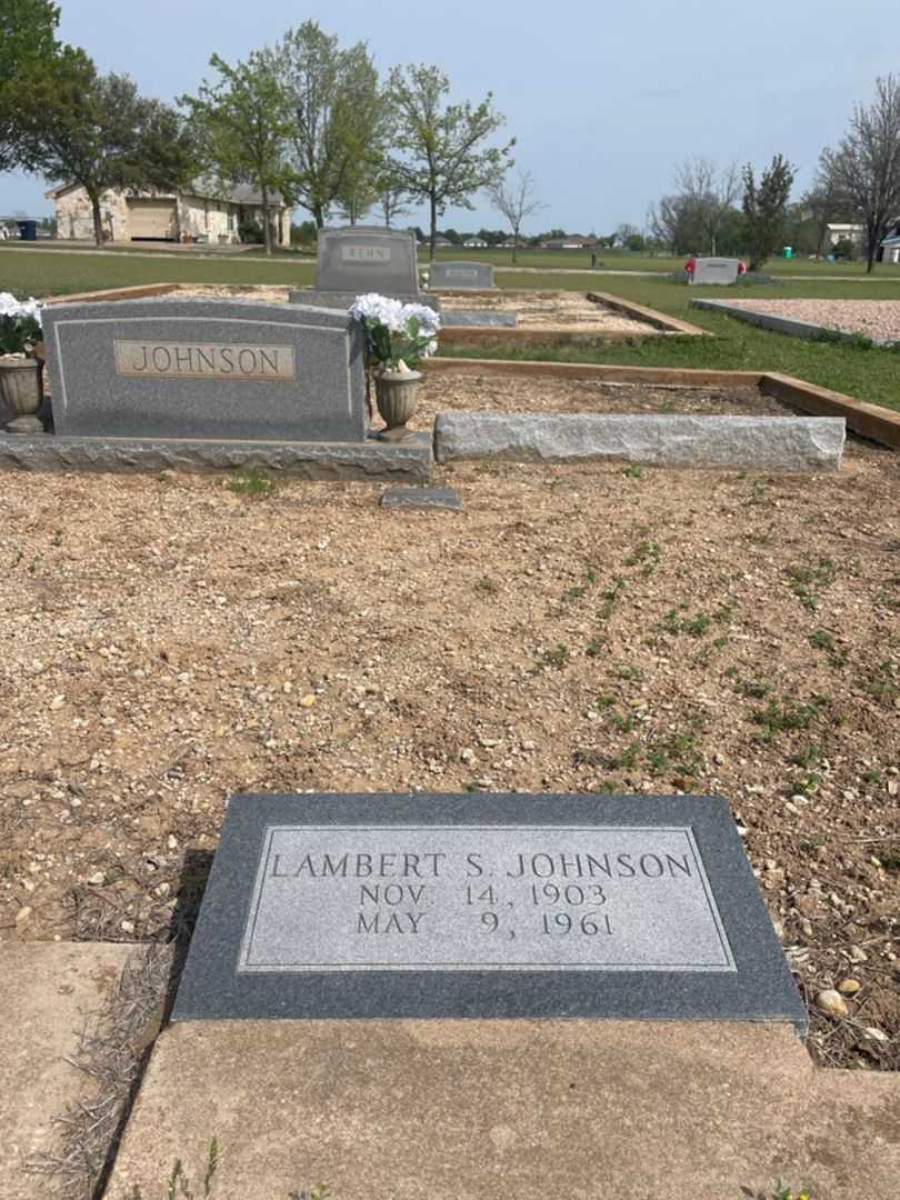 Lambert S. Johnson's grave. Photo 1