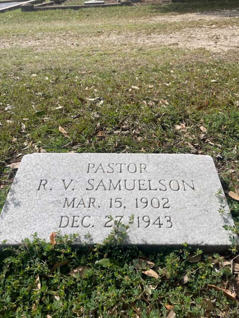 Reverend R. V. Samuelson's grave. Photo 2