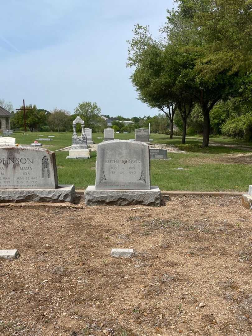 Bertha Johnson's grave. Photo 1