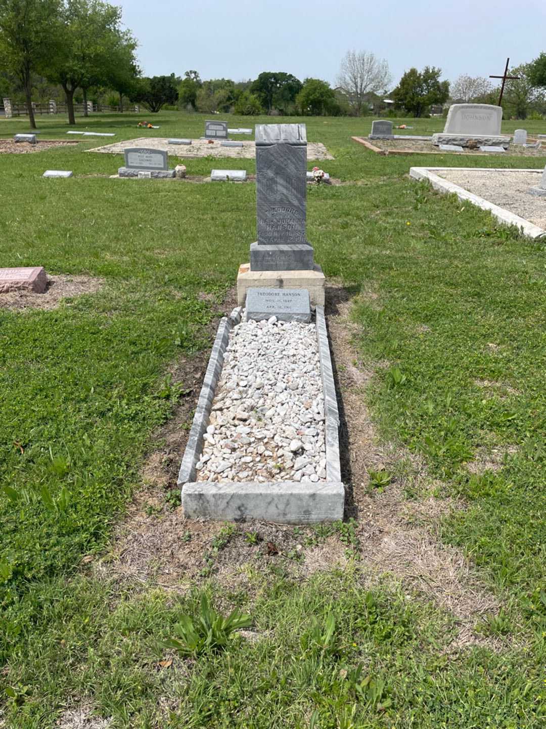 Theodore Hanson's grave. Photo 1