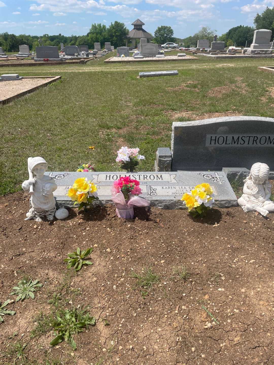 Karen Lea Childers Holmstrom's grave. Photo 1