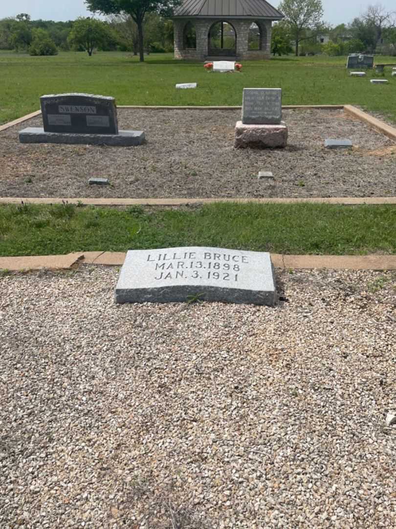 Lillie Bruce's grave. Photo 1