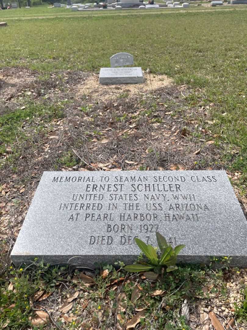 Otto S. Schiller Senior's grave. Photo 5