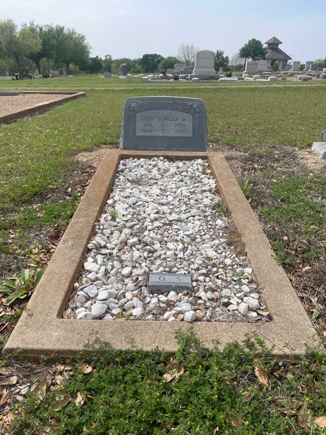 Otto Schiller Junior's grave. Photo 1