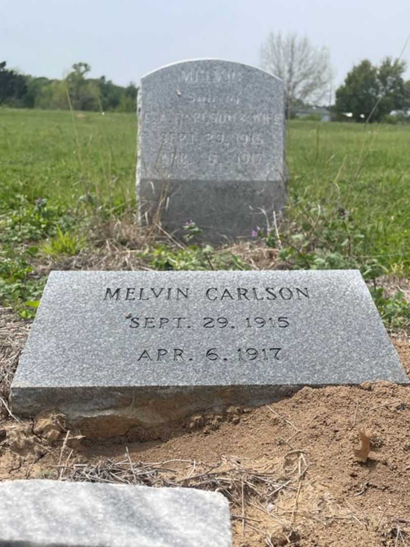 Melvin Carlson's grave. Photo 2