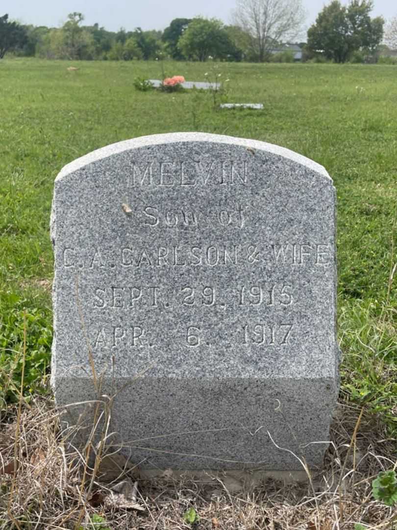 Melvin Carlson's grave. Photo 3