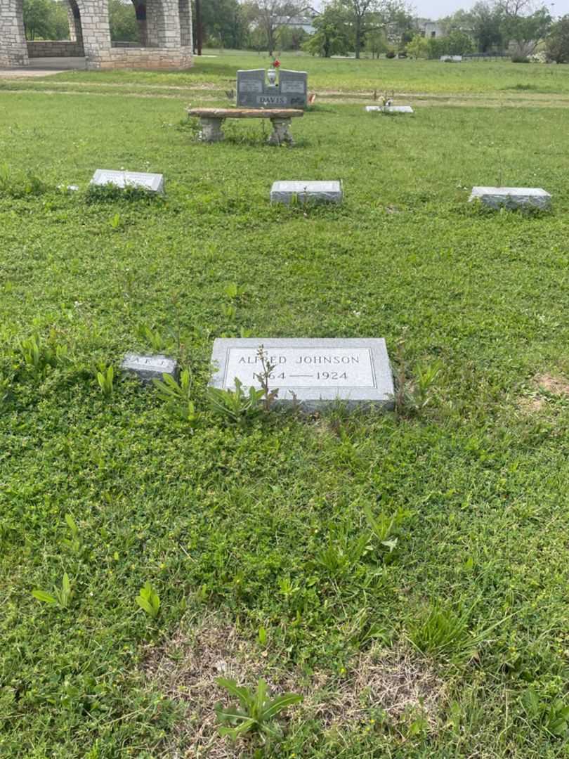 Alfred Johnson's grave. Photo 1