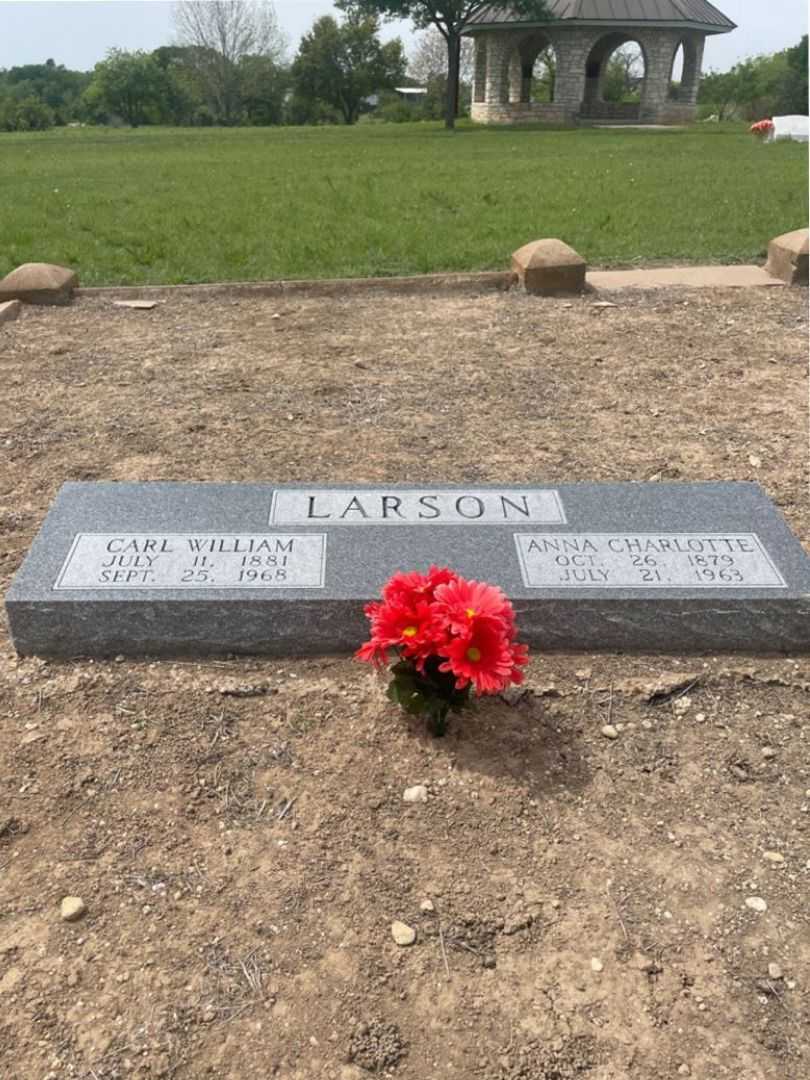 Anna Charlotte Larson's grave. Photo 2