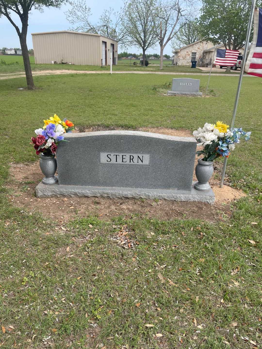 Victor H. Stern's grave. Photo 1