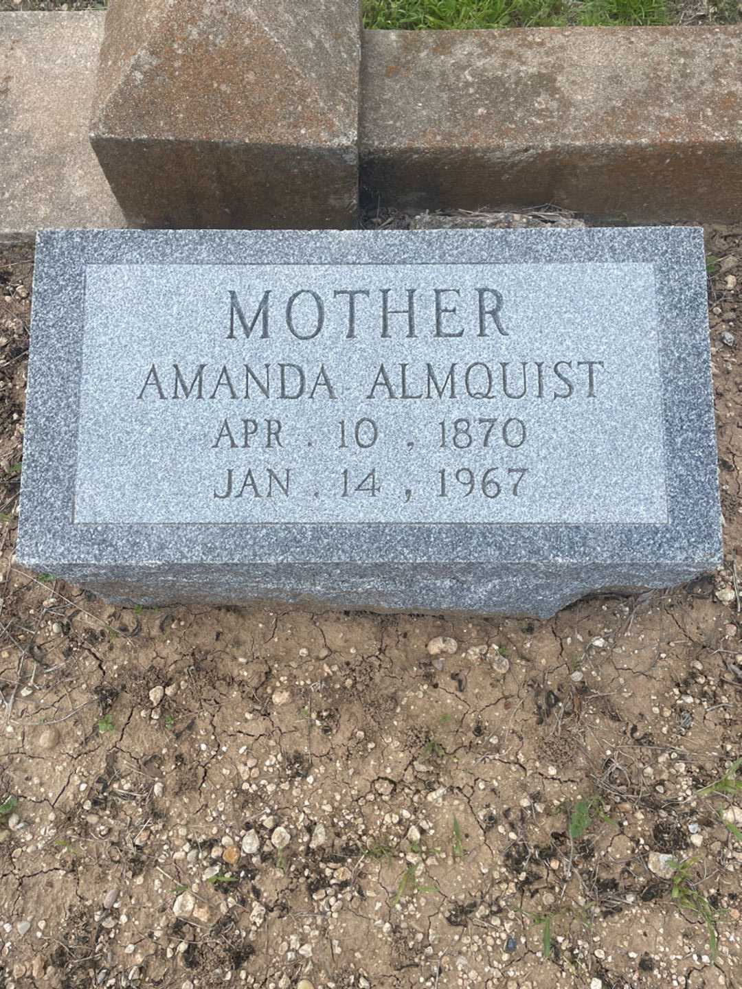 Amanda Almquist's grave. Photo 2