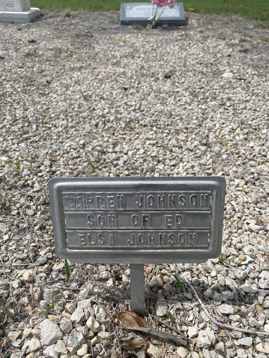 Warren Johnson's grave. Photo 2