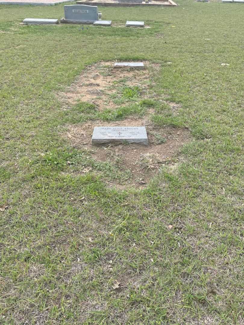 Mary Alice Brooks Medford's grave. Photo 1