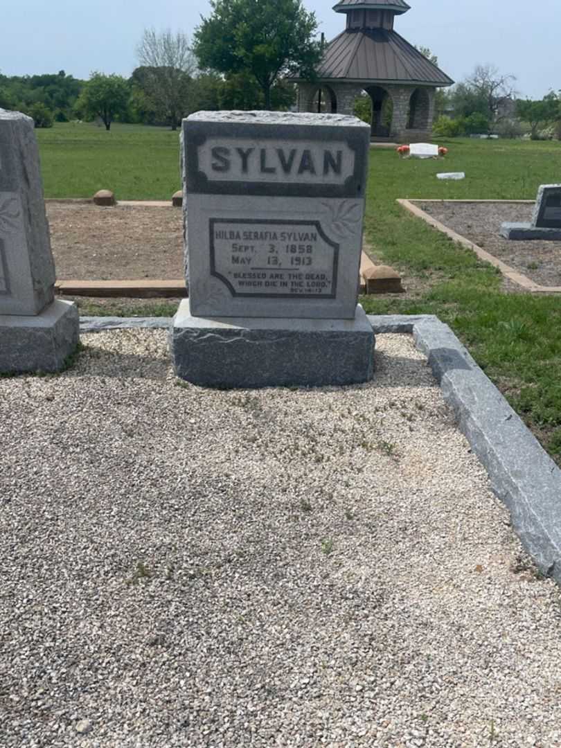 Hilda Serafia Sylvan's grave. Photo 1