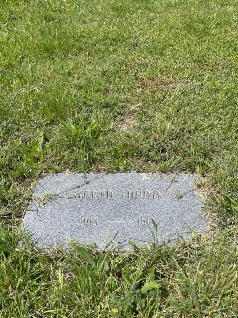 Sigred Lundin's grave. Photo 2