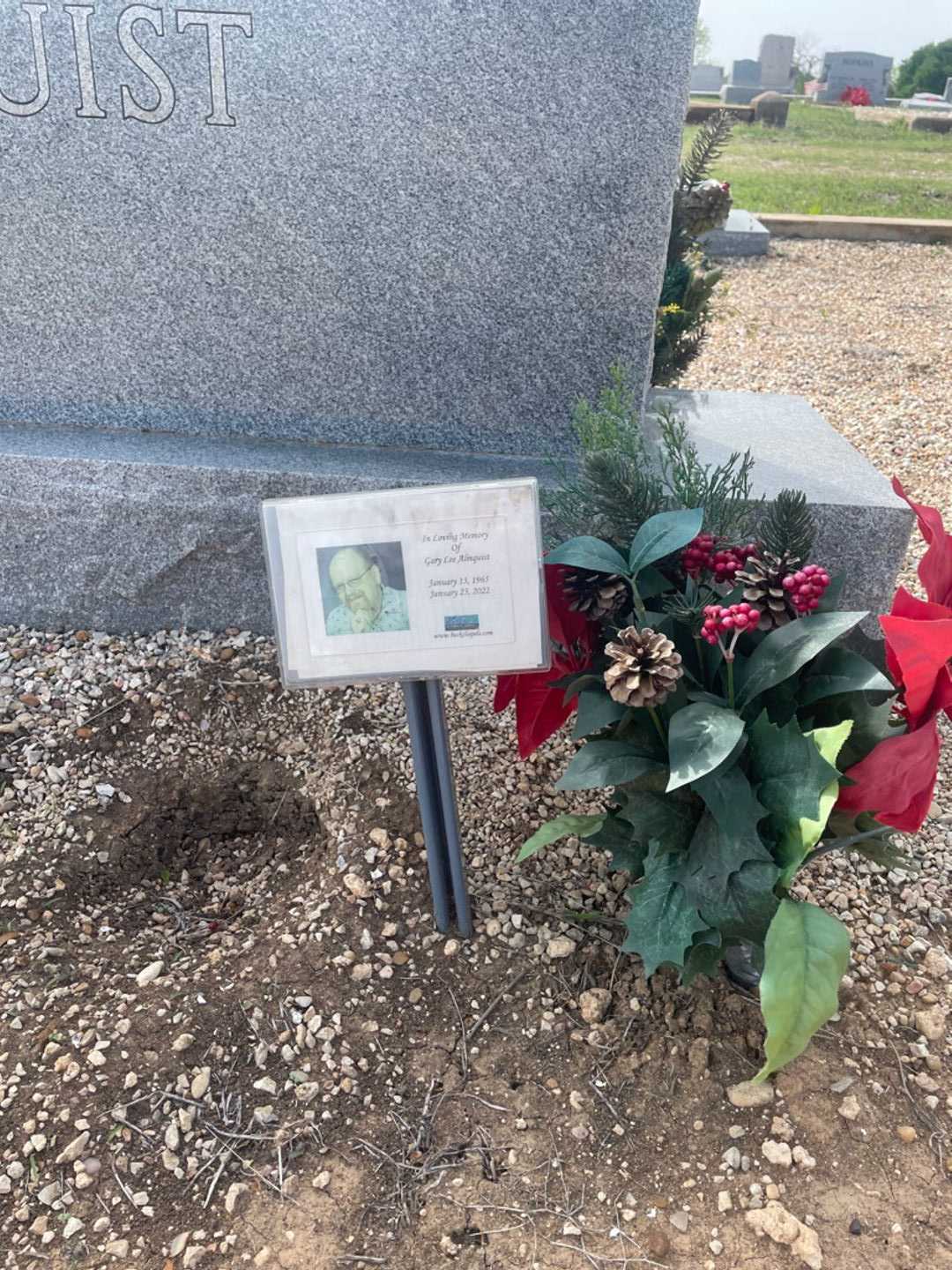 Gary Lee Almquist's grave. Photo 3