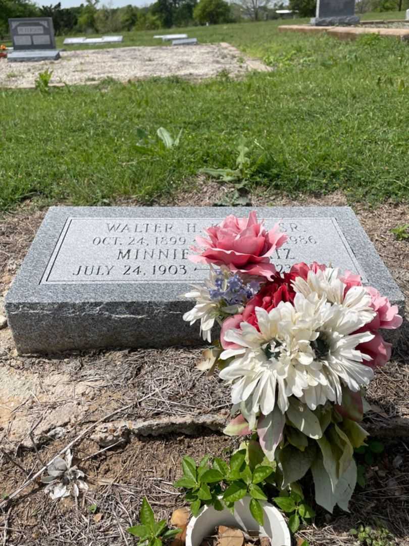 Walter H. Kaatz Senior's grave. Photo 2