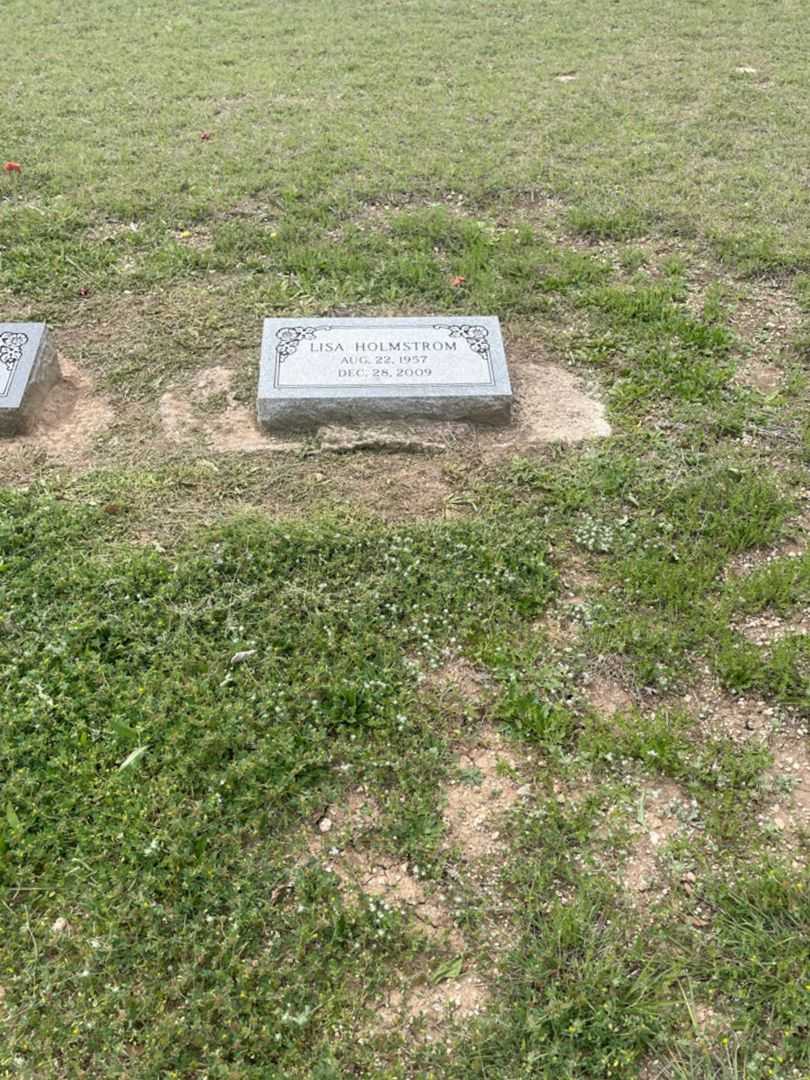 Lisa Holmstrom's grave. Photo 1