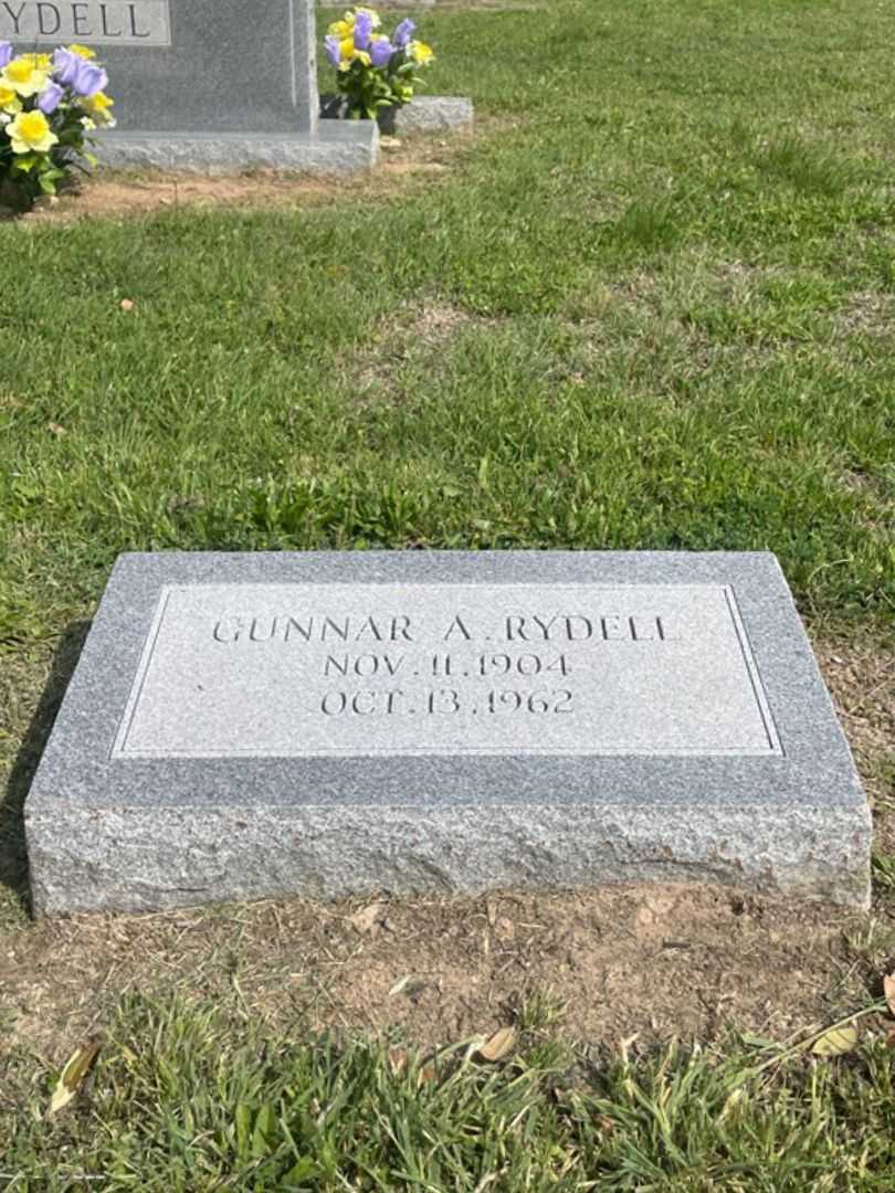Gunnar A. Rydell's grave. Photo 2